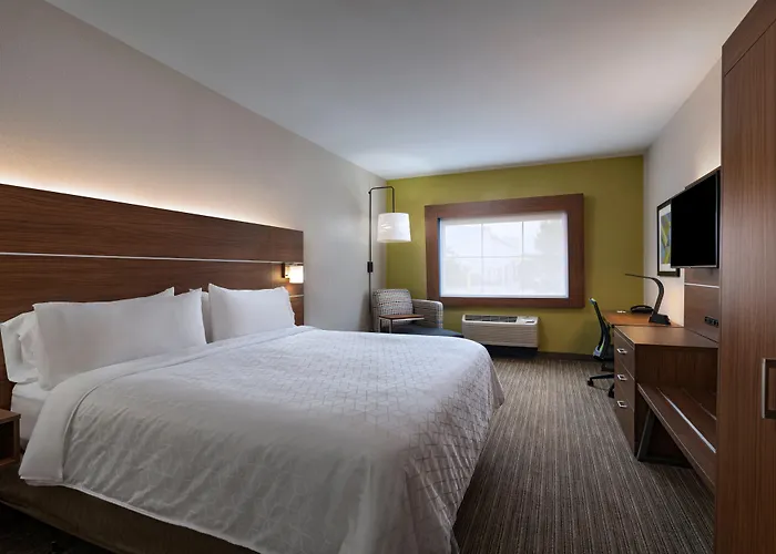 Holiday Inn Express & Suites Cedar Park