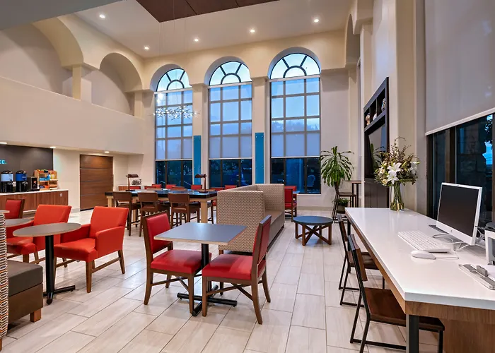 Holiday Inn Express & Suites Cedar Park