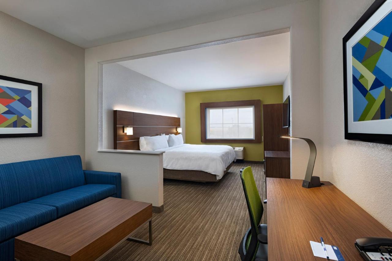 Express & Hotel Cedar Park