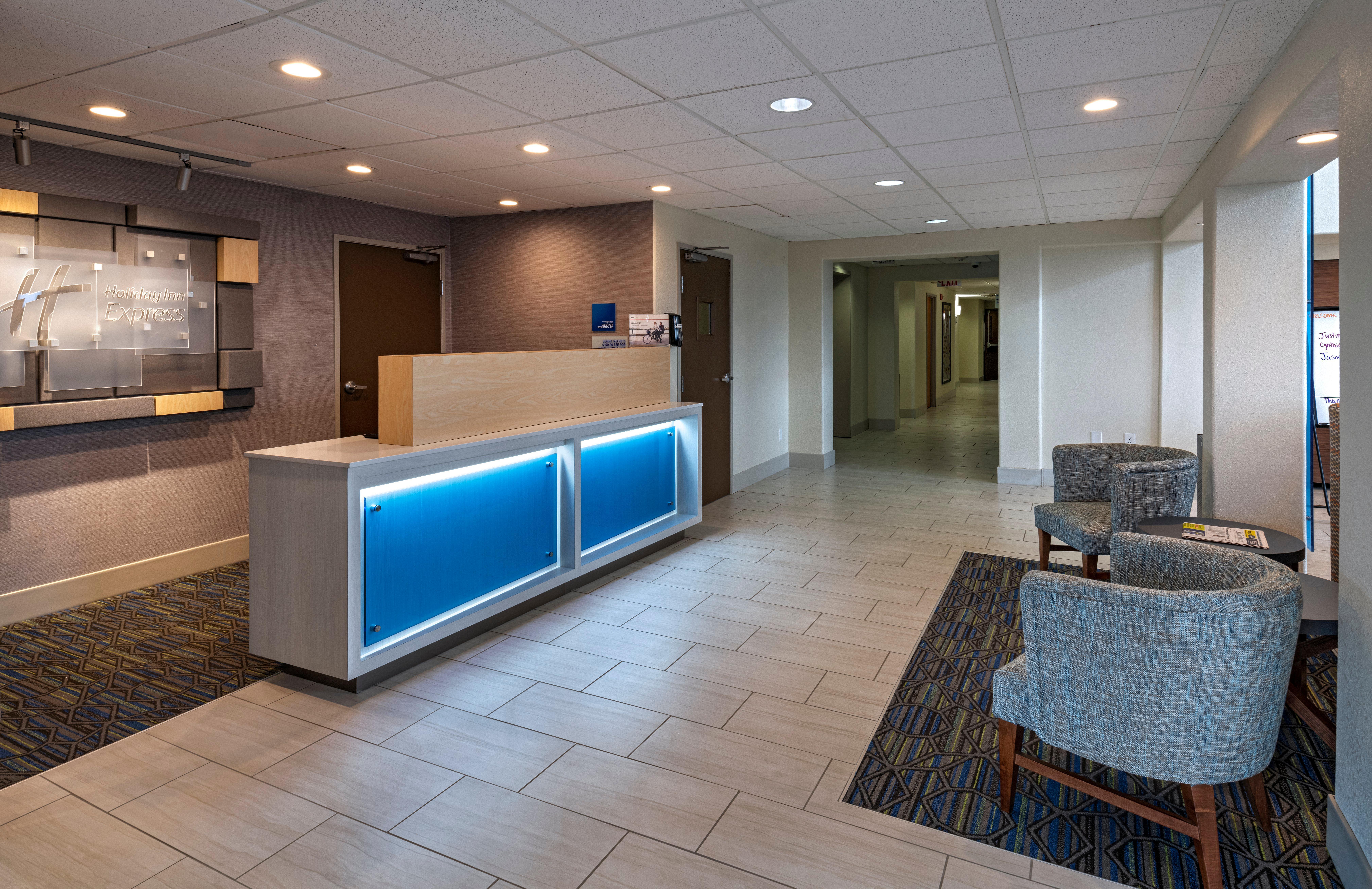Hotel Express & Cedar Park