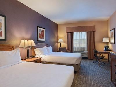 Express & 3* Cedar Park